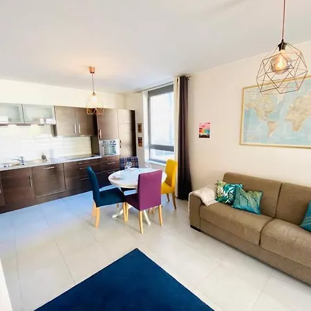 Apartment Large In Center With Terrace-cosy