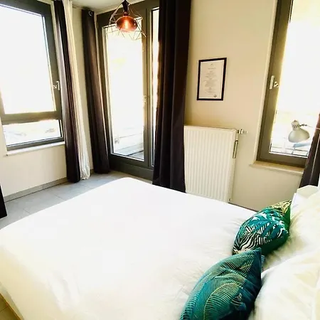 Large Studio In Center With Terrace-cosy 아파트 *